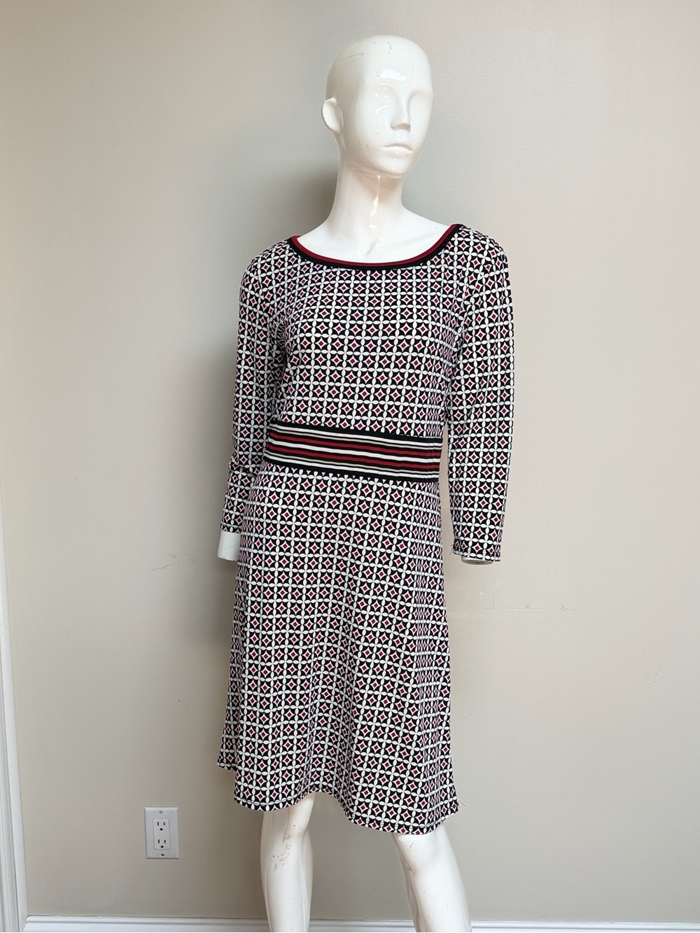 Max Studio Geometric Print A-Line Dress Medium M Mod Retro 3/4 Sleeve Red White